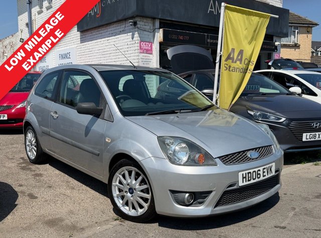 View our Ford Fiesta 1.6 Zetec S Hatchback 3dr Petrol Manual (153 g/km, 99 bhp)