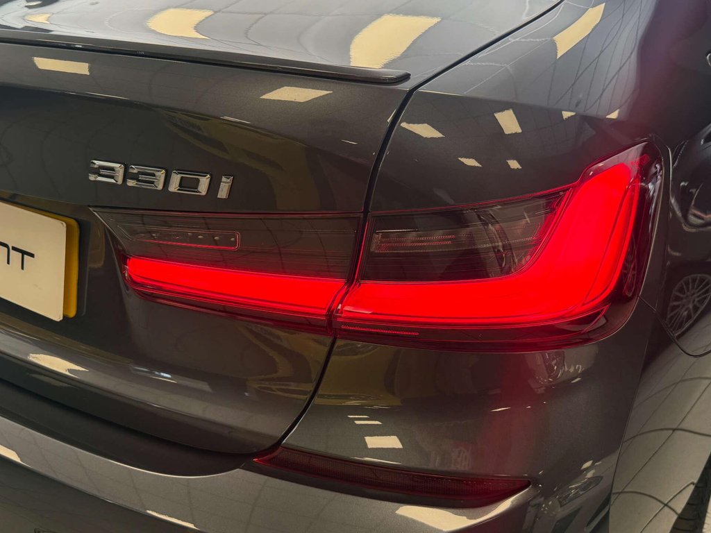 USED 2021 21 BMW 3 SERIES 2.0 330i M Sport Auto 4dr FSH + M SPORT PRO + 2 KEYS