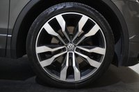 USED 2019 68 VOLKSWAGEN TIGUAN 2.0 TDI R-Line SUV 5dr Diesel DSG 4Motion Euro 6 (s/s) (190 ps) +PAN ROOF+R/CAM+LEATHER+