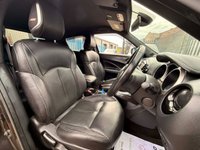 USED 2018 68 NISSAN JUKE 1.6 TEKNA (BOSE EDITION) SUV 5DR PETROL MANUAL EURO 6 (112 PS) NAV LOW RATE FINANCE AVAILABLE - LOW MILEAGE - 1 PREVIOUS OWNER - FULL FRANCHISED DEALER SERVICE HISTORY - 2 KEYS - HPI CHECK ALL CLEAR - ULEZ / LEZ / CAZ COMPLIANT - EURO 6 - STUNNING METTALIC BLACK PAINTWORK - TEKNA MODEL  - BOSE EDITION - SAT NAV - 360 VIEW REVERSE CAMERA -  DRIVE MODES - FULL LEATHER INTERIOR - HEATED SEATS - CRUISE CONTROL - AIR CONDITIONING - FOLDING MIRRORS - FINANCE AVAILABLE - ZERO DEPOSIT OFFERS - ALL VANS/CARS WELCOME IN PART-EXCHANGE, ANY AGE, ANY MILEAGE, ANY CONDITION