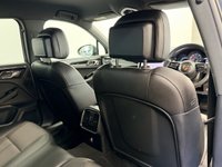 USED 2025 25 PORSCHE MACAN 2.9T V6 PDK AUTO 4WD 380 BHP + SAT NAV + HEATED SEATS + CAMERA + 21in ALLOYS JUST SERVICED AND 4 NEW TYRES
