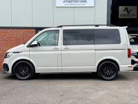 USED 2022 22 VOLKSWAGEN TRANSPORTER T28 HIGHLINE DSG PANEL / DAY VAN ( NO VAT ) NO VAT !!!   FULLY CARPETED + 18&rdquo; ALLOYS + SIDE WINDOWS
