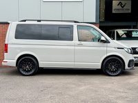 USED 2022 22 VOLKSWAGEN TRANSPORTER T28 HIGHLINE DSG PANEL / DAY VAN ( NO VAT ) NO VAT !!!   FULLY CARPETED + 18&rdquo; ALLOYS + SIDE WINDOWS