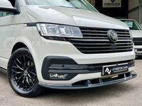 USED 2022 22 VOLKSWAGEN TRANSPORTER T28 HIGHLINE DSG PANEL / DAY VAN ( NO VAT ) NO VAT !!!   FULLY CARPETED + 18&rdquo; ALLOYS + SIDE WINDOWS