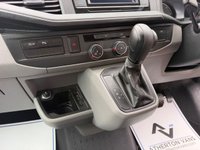 USED 2022 22 VOLKSWAGEN TRANSPORTER T28 HIGHLINE DSG PANEL / DAY VAN ( NO VAT ) NO VAT !!!   FULLY CARPETED + 18&rdquo; ALLOYS + SIDE WINDOWS