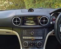 USED 2019 19 MERCEDES-BENZ SL 3.0 SL400 V6 AMG Line (Premium) Convertible 2dr Petrol G-Tronic+ Euro 6 (s/s) (367 ps) FINANCE AVAILABLE