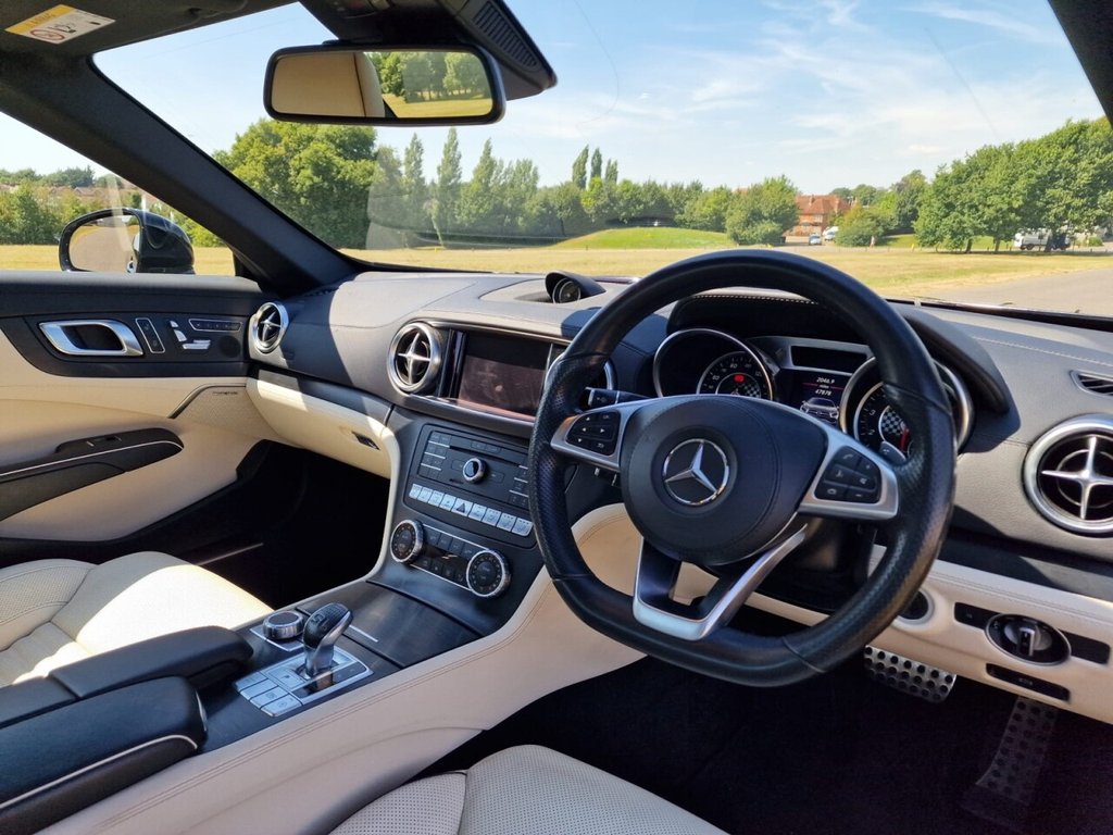 USED 2019 19 MERCEDES-BENZ SL 3.0 SL400 V6 AMG Line (Premium) Convertible 2dr Petrol G-Tronic+ Euro 6 (s/s) (367 ps) FINANCE AVAILABLE
