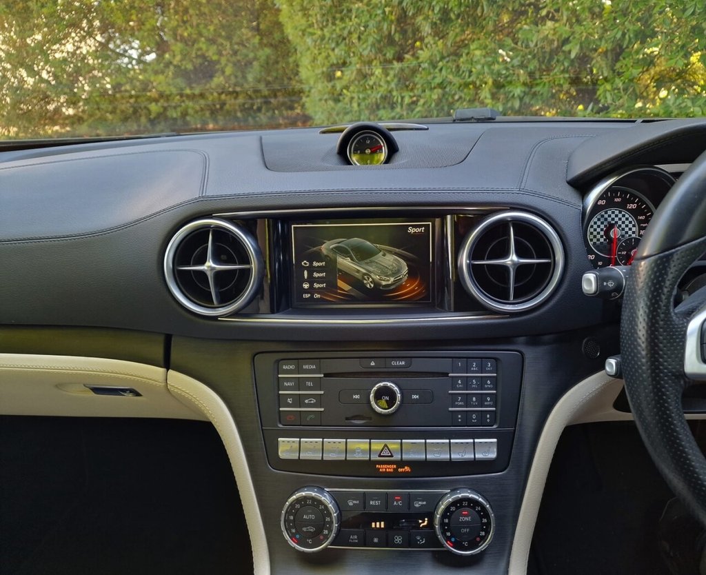 USED 2019 19 MERCEDES-BENZ SL 3.0 SL400 V6 AMG Line (Premium) Convertible 2dr Petrol G-Tronic+ Euro 6 (s/s) (367 ps) FINANCE AVAILABLE