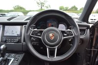 USED 2017 17 PORSCHE MACAN 3.0 TD V6 S SUV 5dr Diesel PDK 4WD Euro 6 (s/s) (258 ps) PAN ROOF / CAMERA / PDLS / FSH