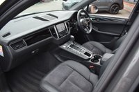 USED 2017 17 PORSCHE MACAN 3.0 TD V6 S SUV 5dr Diesel PDK 4WD Euro 6 (s/s) (258 ps) PAN ROOF / CAMERA / PDLS / FSH
