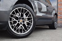USED 2017 17 PORSCHE MACAN 3.0 TD V6 S SUV 5dr Diesel PDK 4WD Euro 6 (s/s) (258 ps) PAN ROOF / CAMERA / PDLS / FSH