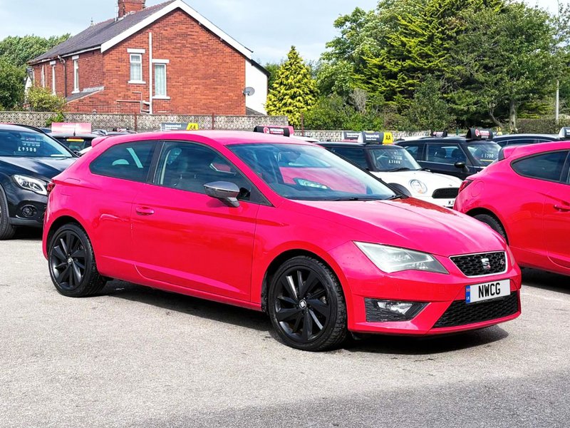 2014 SEAT Leon in red — photo 2 of 21