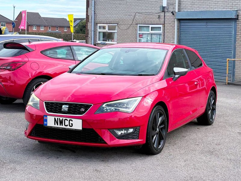 2014 SEAT Leon in red — photo 5 of 21