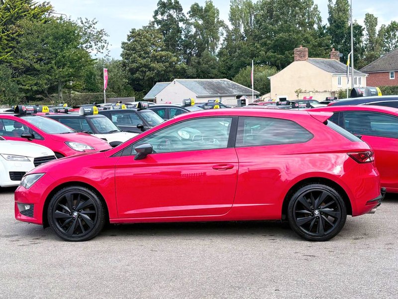 2014 SEAT Leon in red — photo 12 of 21