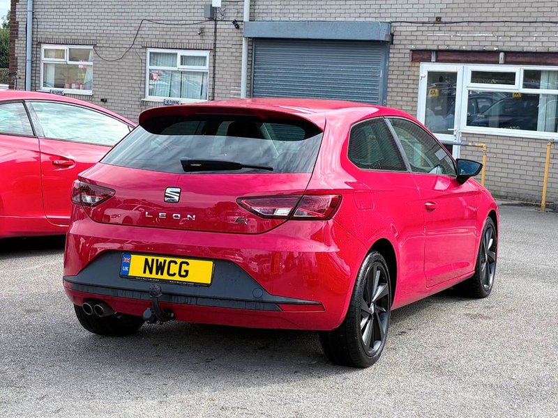 2014 SEAT Leon in red — photo 10 of 21