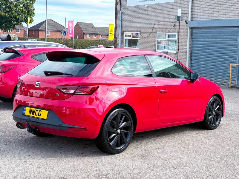 2014 SEAT Leon in red — photo 11 of 21