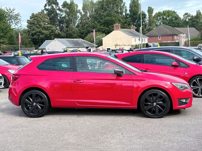 2014 SEAT Leon in red — photo 13 of 21