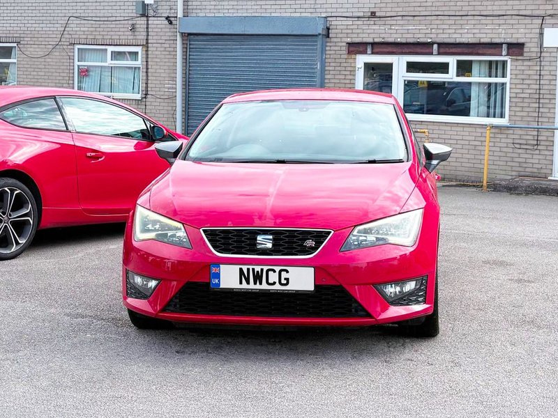 2014 SEAT Leon in red — photo 3 of 21