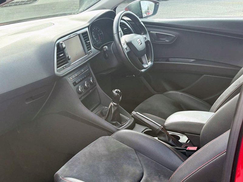 2014 SEAT Leon in red — photo 15 of 21