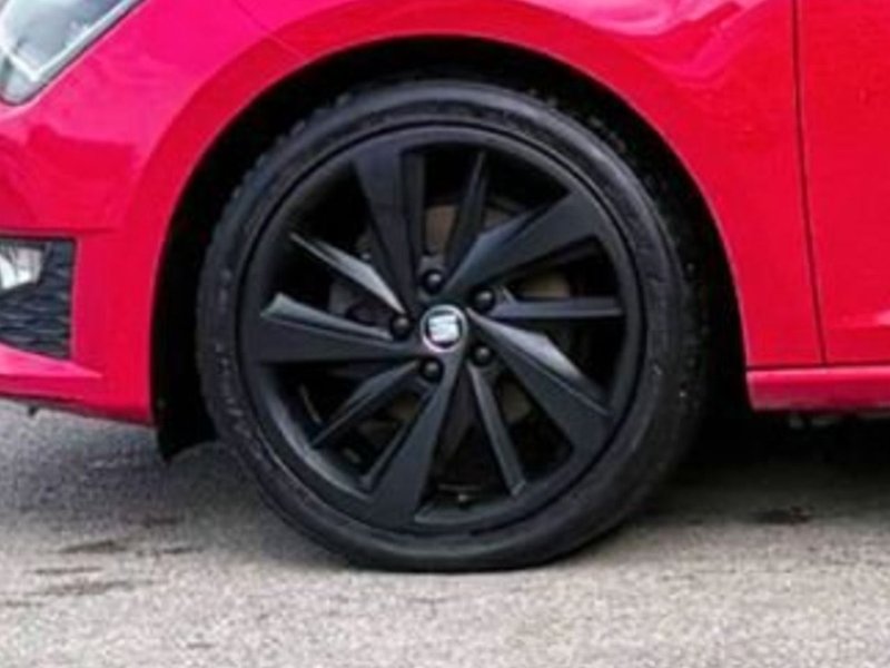 2014 SEAT Leon in red — photo 11 of 22