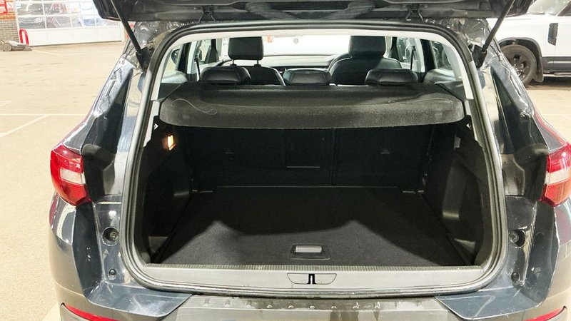 2019 Vauxhall Grandland X in grey — photo 8 of 8