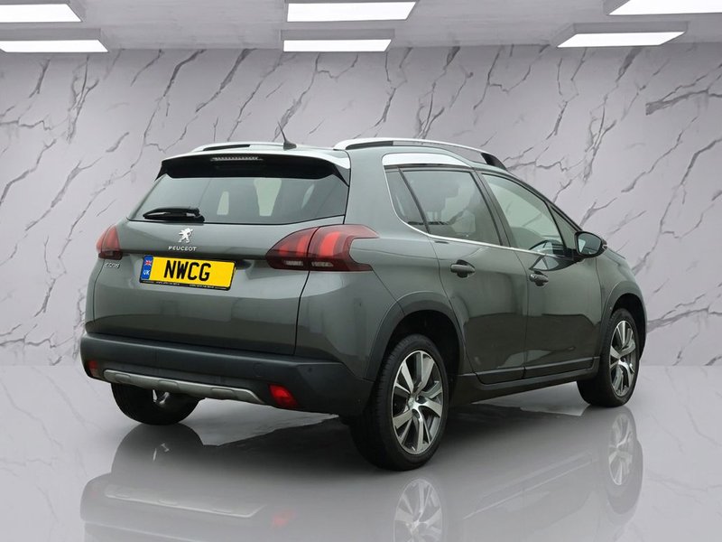 2018 Peugeot 2008 in grey — photo 4 of 11