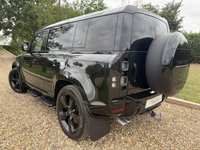 USED 2022 71 LAND ROVER DEFENDER 110 5.0 P525 V8 SUV 5dr Petrol Auto 4WD Euro 6 (s/s) (525 ps) MAIN DEALER WARRANTY,FJLRS HISTORY