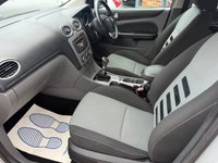 USED 2009 59 FORD FOCUS 1.6 Zetec S Hatchback 5dr Petrol Manual (157 g/km, 113 bhp) 