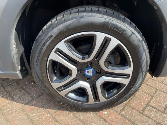 View our DACIA SANDERO STEPWAY