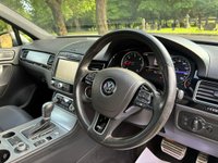 USED 2015 15 VOLKSWAGEN TOUAREG 3.0 TDI V6 BlueMotion Tech R-Line Tiptronic 4WD Euro 6 (s/s) 5dr 2KEY|HIGH SPEC|OPTIONAL TOWBAR