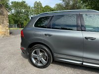 USED 2015 15 VOLKSWAGEN TOUAREG 3.0 TDI V6 BlueMotion Tech R-Line Tiptronic 4WD Euro 6 (s/s) 5dr 2KEY|HIGH SPEC|OPTIONAL TOWBAR