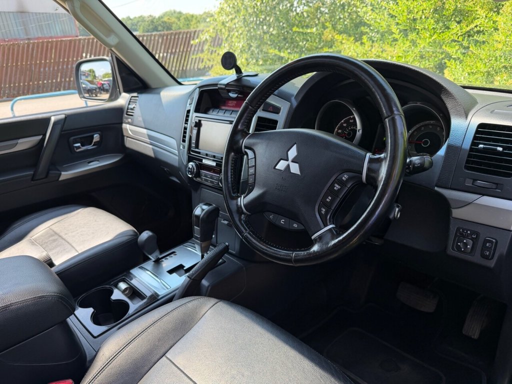 USED 2015 64 MITSUBISHI SHOGUN 3.2 DI-DC SG4 SUV 5dr Diesel Auto 4WD Euro 5 LWB (197 ps) REAR ENTERTAINMENT, TOWBAR, H/SEATS