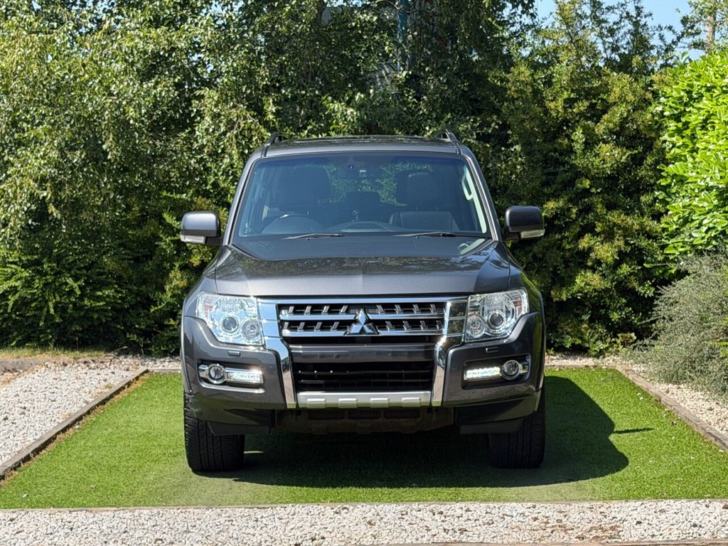 USED 2015 64 MITSUBISHI SHOGUN 3.2 DI-DC SG4 SUV 5dr Diesel Auto 4WD Euro 5 LWB (197 ps) REAR ENTERTAINMENT, TOWBAR, H/SEATS