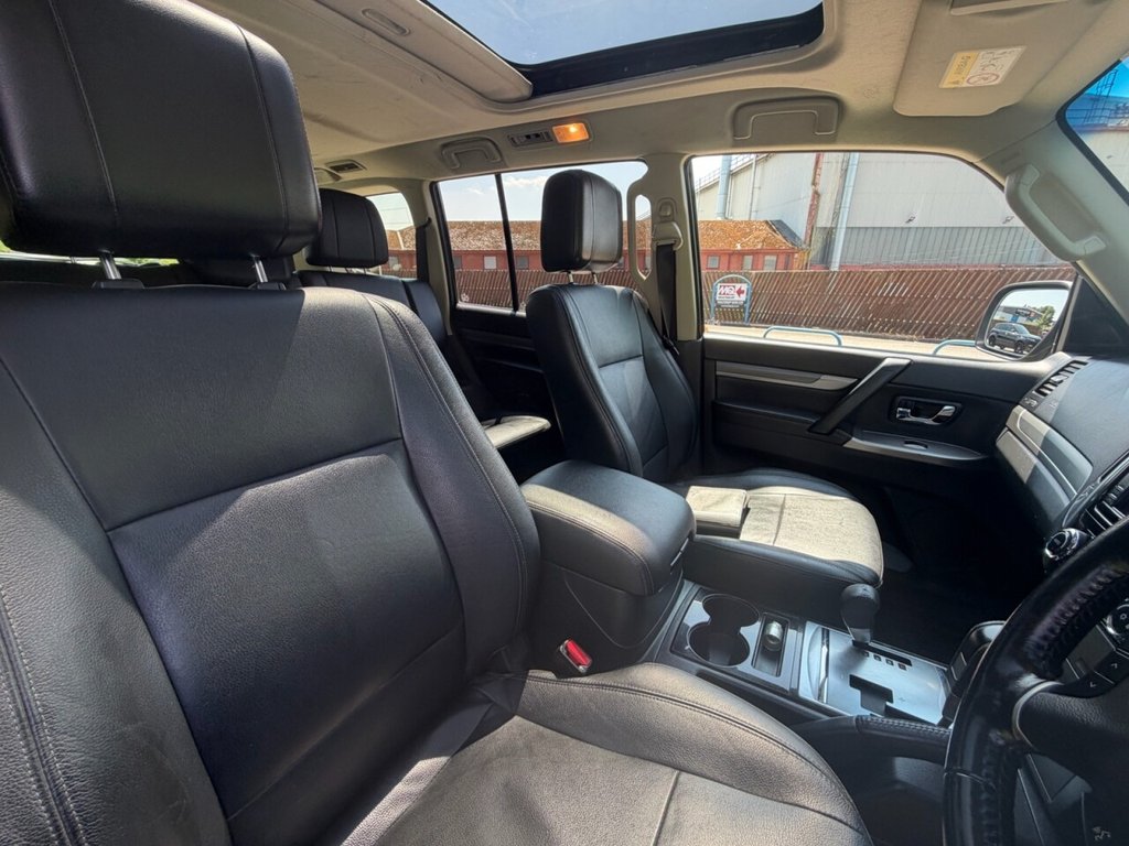 USED 2015 64 MITSUBISHI SHOGUN 3.2 DI-DC SG4 SUV 5dr Diesel Auto 4WD Euro 5 LWB (197 ps) REAR ENTERTAINMENT, TOWBAR, H/SEATS