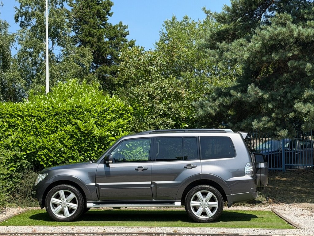 USED 2015 64 MITSUBISHI SHOGUN 3.2 DI-DC SG4 SUV 5dr Diesel Auto 4WD Euro 5 LWB (197 ps) REAR ENTERTAINMENT, TOWBAR, H/SEATS