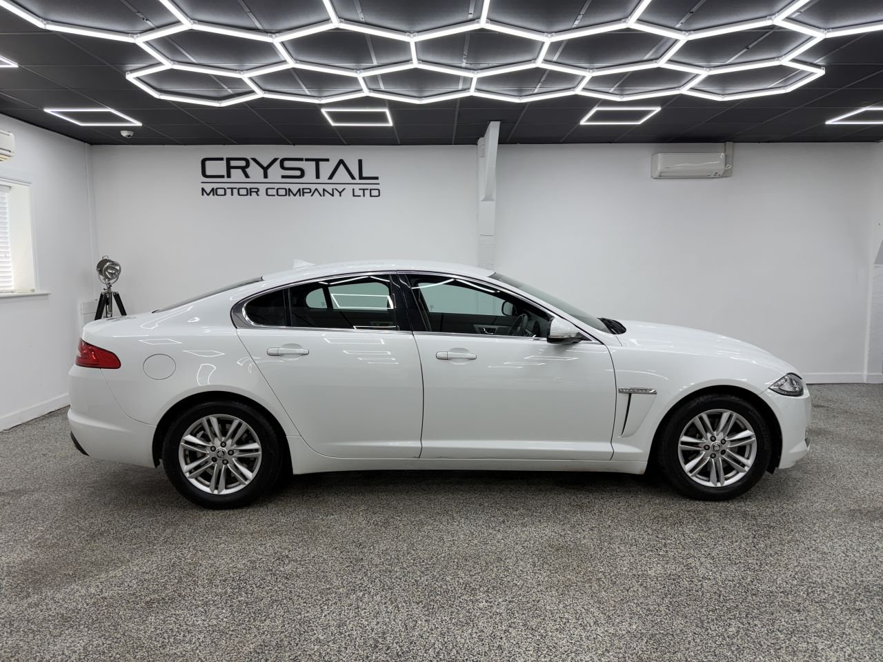 JAGUAR XF 2.2D LUXURY SALOON 4DR DIESEL AUTO EURO 5 S S 163 PS...