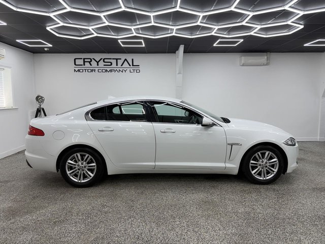 View our Jaguar Xf 2.2d Luxury Saloon 4dr Diesel Auto Euro 5 (s/s) (163 ps)