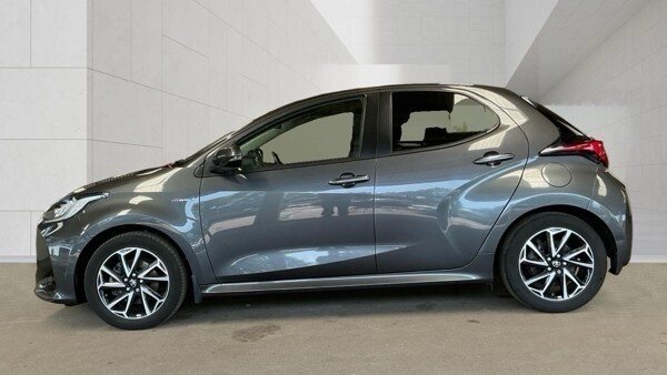 USED 2021 21 TOYOTA YARIS 1.5 VVT-h Design Hatchback 5dr Petrol Hybrid E-CVT Euro 6 (s/s) (116 ps) &pound;ZERO DEPOSIT FINANCE