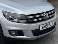 USED 2015 15 VOLKSWAGEN TIGUAN 2.0 TDI BlueMotion Tech Match SUV 5dr Diesel DSG 4WD Euro 5 (s/s) (140 ps) AUTO 4X4 -- FULL SERVICE HISTORY -- CAMBELT CHANGED -- SAT NAV -- PARKING SENSORS
