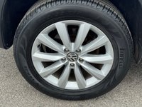 USED 2015 15 VOLKSWAGEN TIGUAN 2.0 TDI BlueMotion Tech Match SUV 5dr Diesel DSG 4WD Euro 5 (s/s) (140 ps) AUTO 4X4 -- FULL SERVICE HISTORY -- CAMBELT CHANGED -- SAT NAV -- PARKING SENSORS