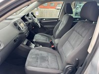 USED 2015 15 VOLKSWAGEN TIGUAN 2.0 TDI BlueMotion Tech Match SUV 5dr Diesel DSG 4WD Euro 5 (s/s) (140 ps) AUTO 4X4 -- FULL SERVICE HISTORY -- CAMBELT CHANGED -- SAT NAV -- PARKING SENSORS