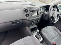 USED 2015 15 VOLKSWAGEN TIGUAN 2.0 TDI BlueMotion Tech Match SUV 5dr Diesel DSG 4WD Euro 5 (s/s) (140 ps) AUTO 4X4 -- FULL SERVICE HISTORY -- CAMBELT CHANGED -- SAT NAV -- PARKING SENSORS