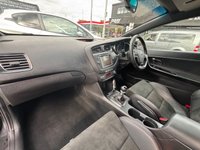 USED 2014 64 KIA PROCEED 1.6 T-GDi GT Tech Hatchback 3dr Petrol Manual Euro 5 (201 bhp) LOW MILES + 1/2 HEATED LEATHER + AC + SAT NAV + SENSORS + HD CAMERA
