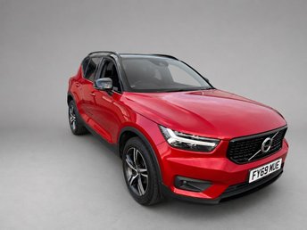 2019 VOLVO XC40