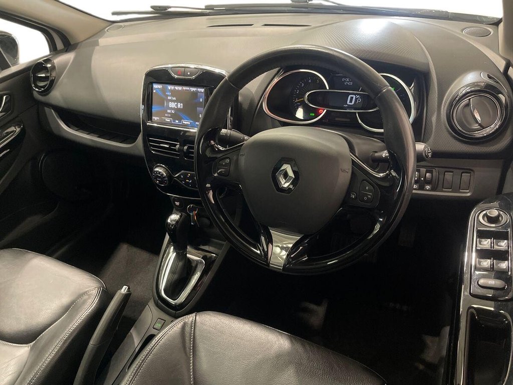 USED 2015 15 RENAULT CLIO 1.5 dCi Dynamique S MediaNav Hatchback 5dr Diesel EDC Euro 5 (90 ps) Sat Nav