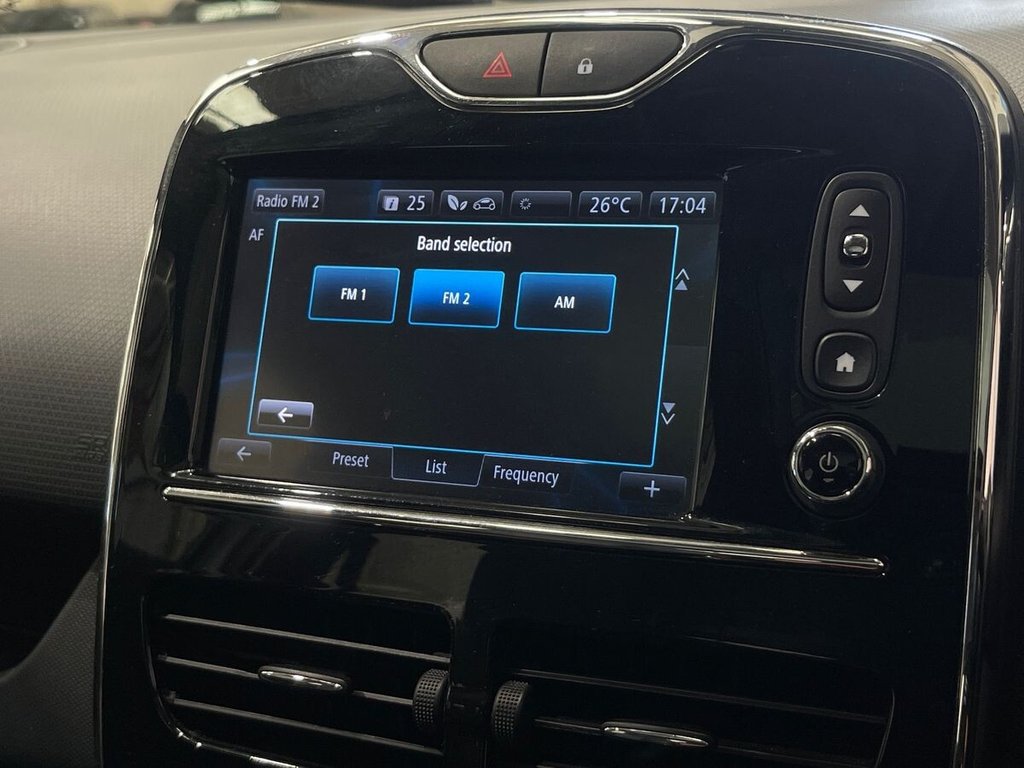 USED 2015 15 RENAULT CLIO 1.5 dCi Dynamique S MediaNav Hatchback 5dr Diesel EDC Euro 5 (90 ps) Sat Nav