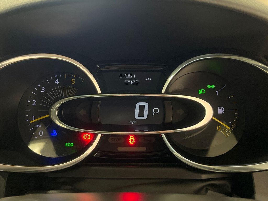 USED 2015 15 RENAULT CLIO 1.5 dCi Dynamique S MediaNav Hatchback 5dr Diesel EDC Euro 5 (90 ps) Sat Nav