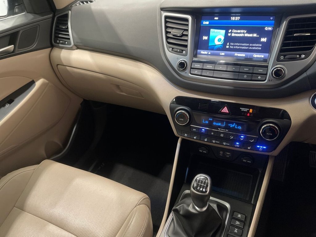 USED 2017 17 HYUNDAI TUCSON 2.0 CRDi Premium SE SUV 5dr Diesel Manual 4WD Euro 6 (136 ps) full cream leather interior