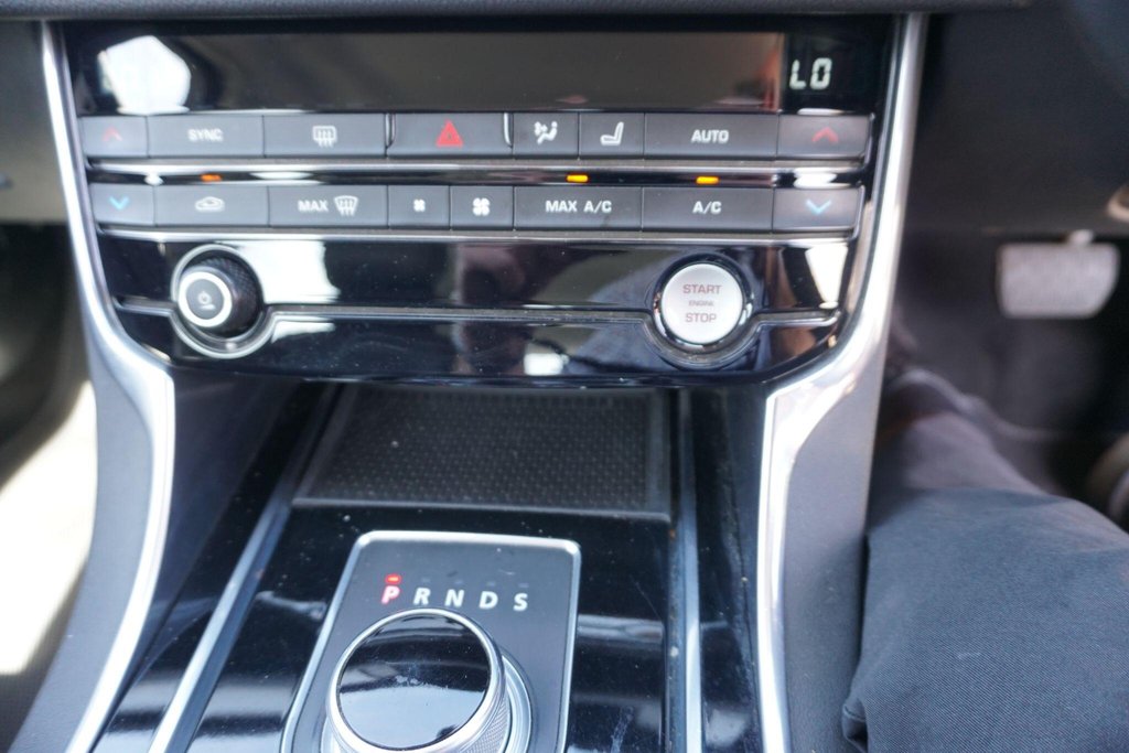 USED 2016 16 JAGUAR XF 2.0d Prestige Auto Euro 6 (s/s) 4dr AUTO/Â£20 ROAD TAX!!!
