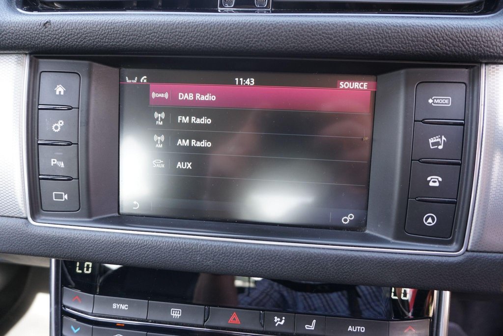USED 2016 16 JAGUAR XF 2.0d Prestige Auto Euro 6 (s/s) 4dr AUTO/Â£20 ROAD TAX!!!